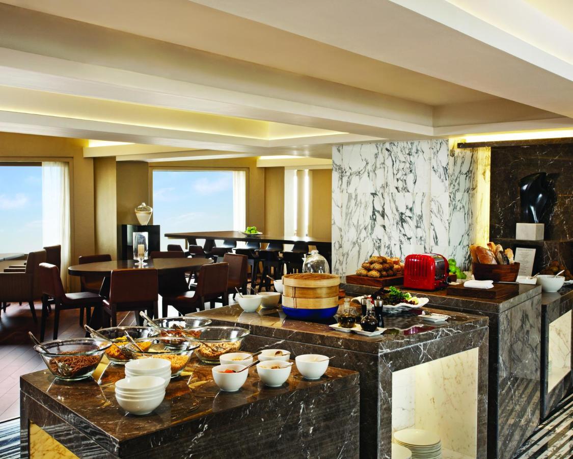 Twin Room Club Access
