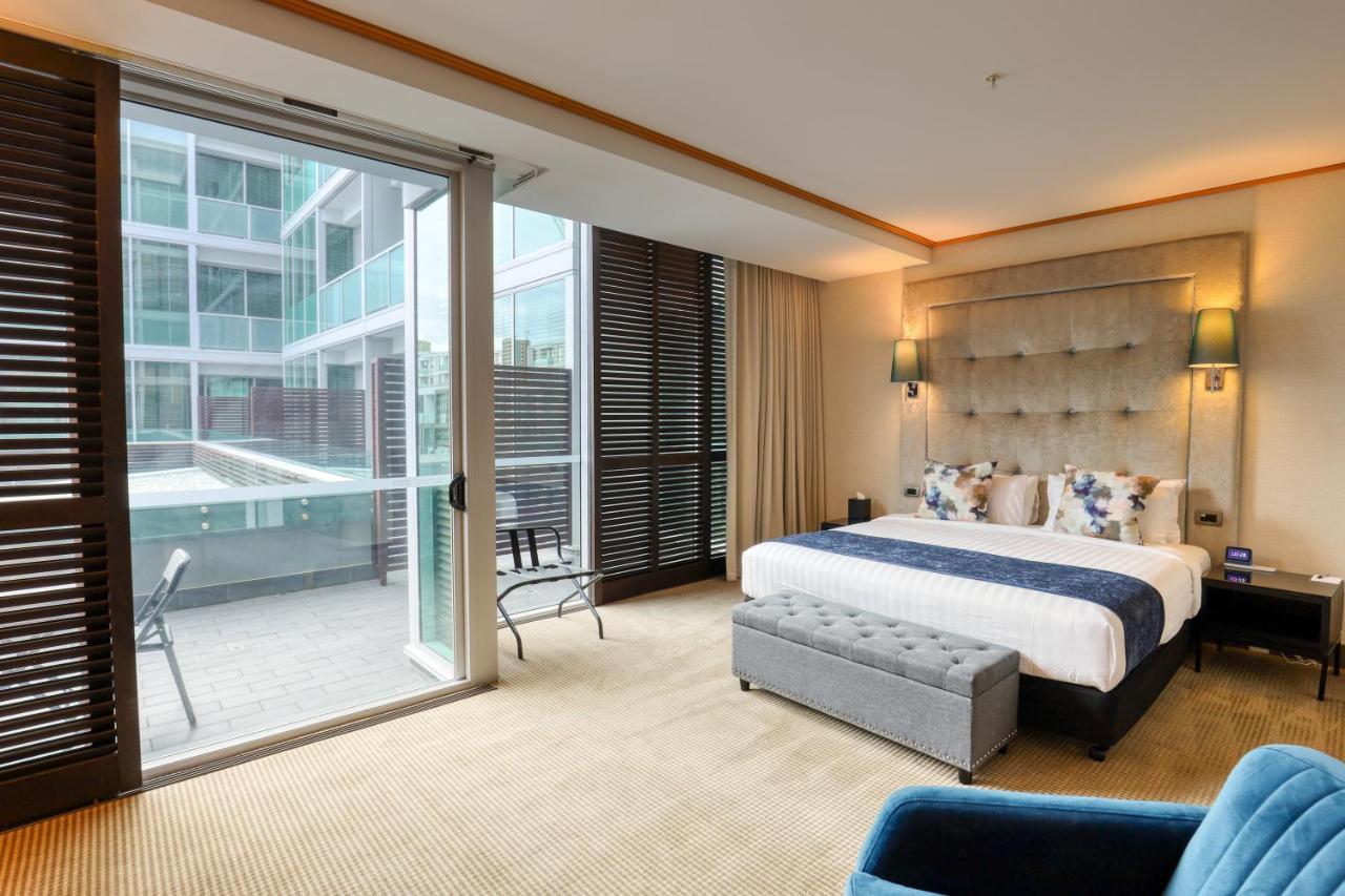 Deluxe King Room with Balcony,1371411722:JPEG