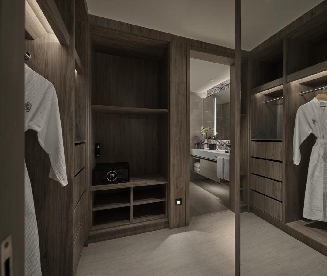 One Bedroom Deluxe Suite