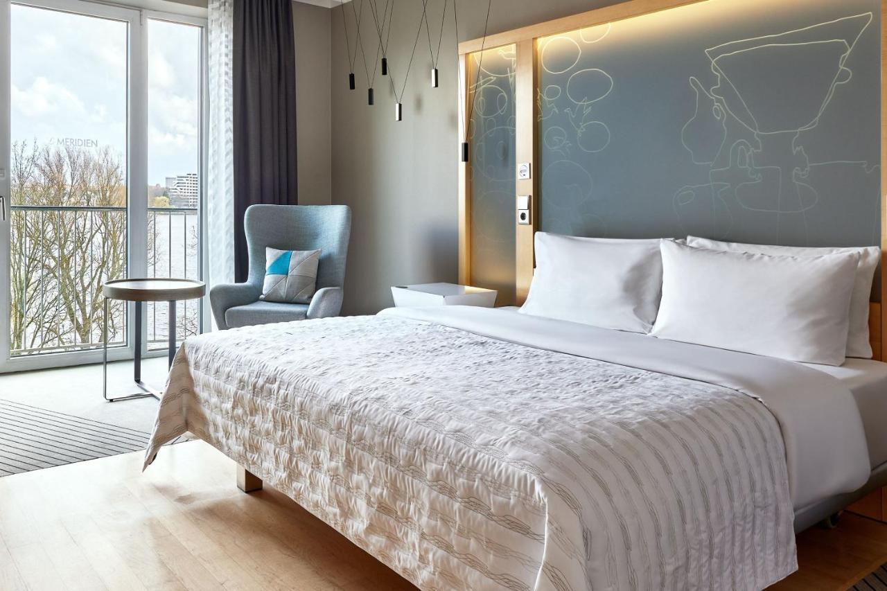 Deluxe Room, partial Alster view,1377333683:JPEG