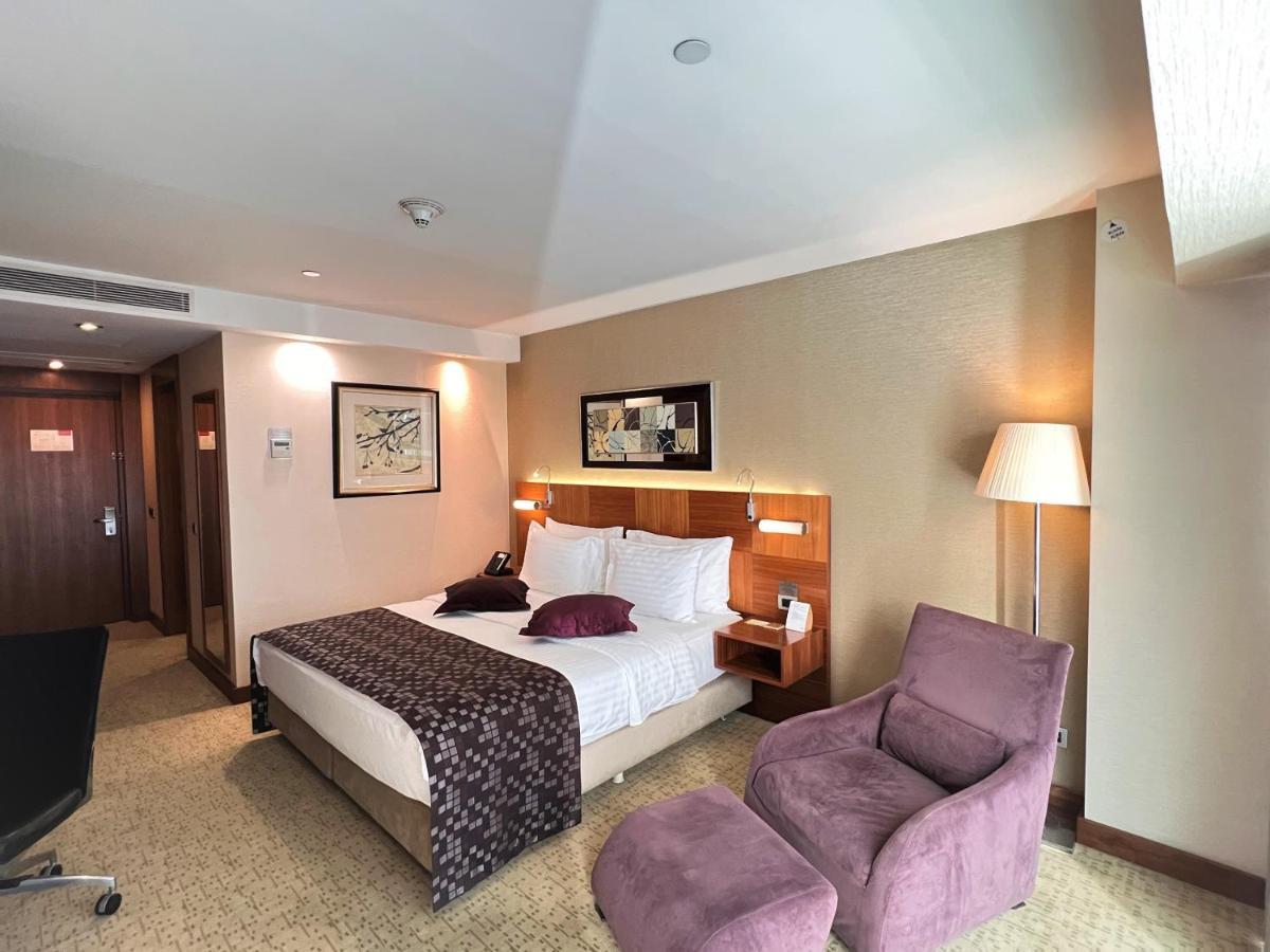 Standard Zimmer mit Kingsize-Bett