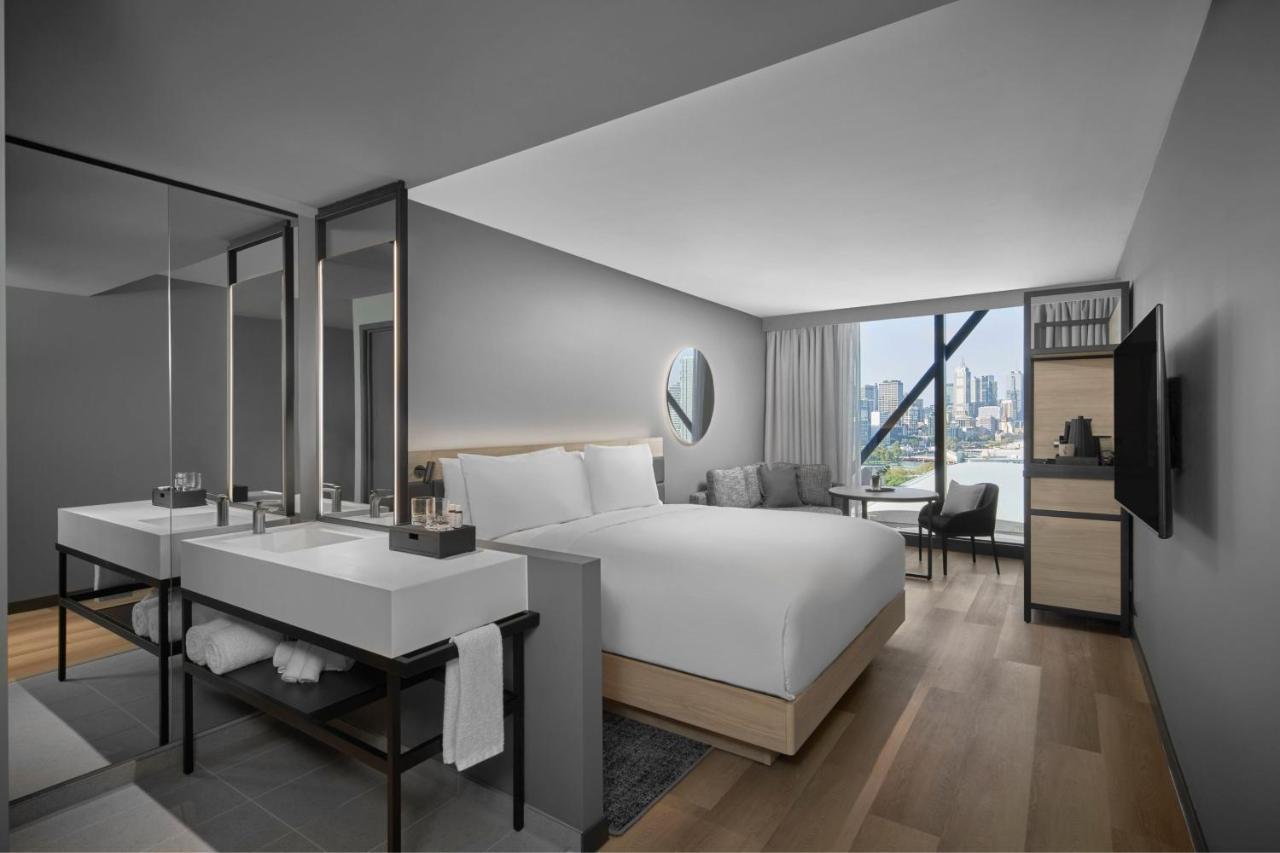 Premium Guest Room 1 King City View