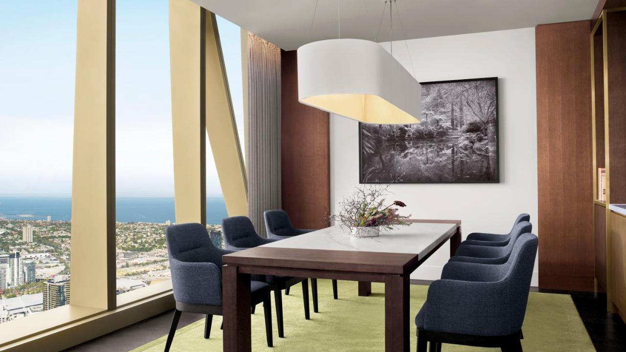 Executive Suite Bay & City View 1 Bedroom 1 King Bed Half-Board Club Access,1552272820:JPEG