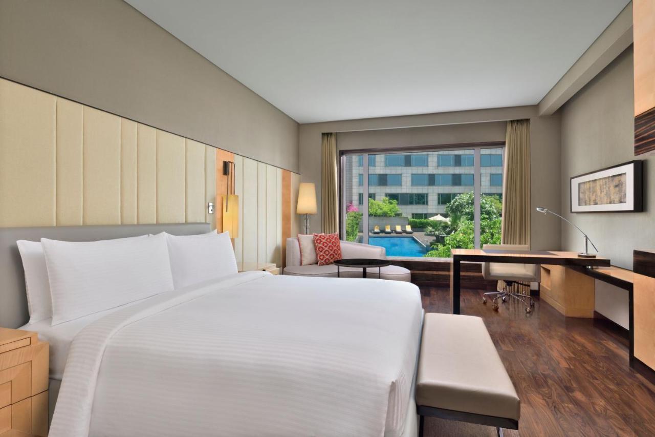 Executive Club Room, Club level, Guest room, 1 King,1382612732:JPEG