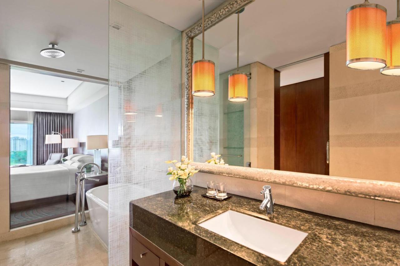 King or Double Room with Street View,1388040236:JPEG