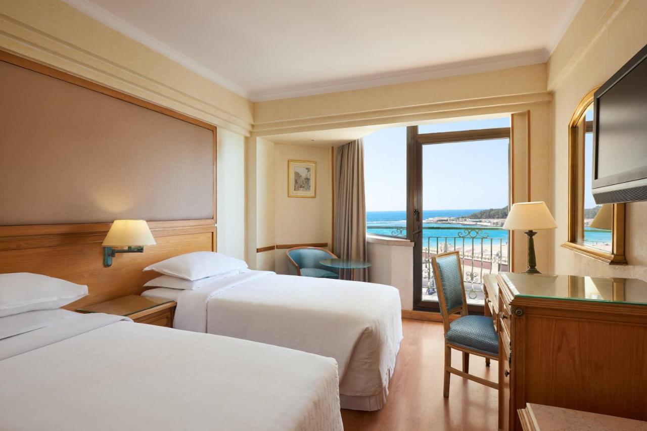 Classic Guest room, 2 Twin/Single Bed(s), Low Floor, View, Balcony