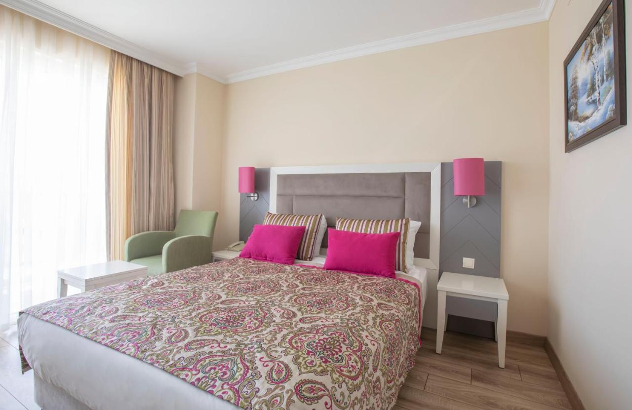 Orange Family Room – two Bedroom,1585469158:JPEG
