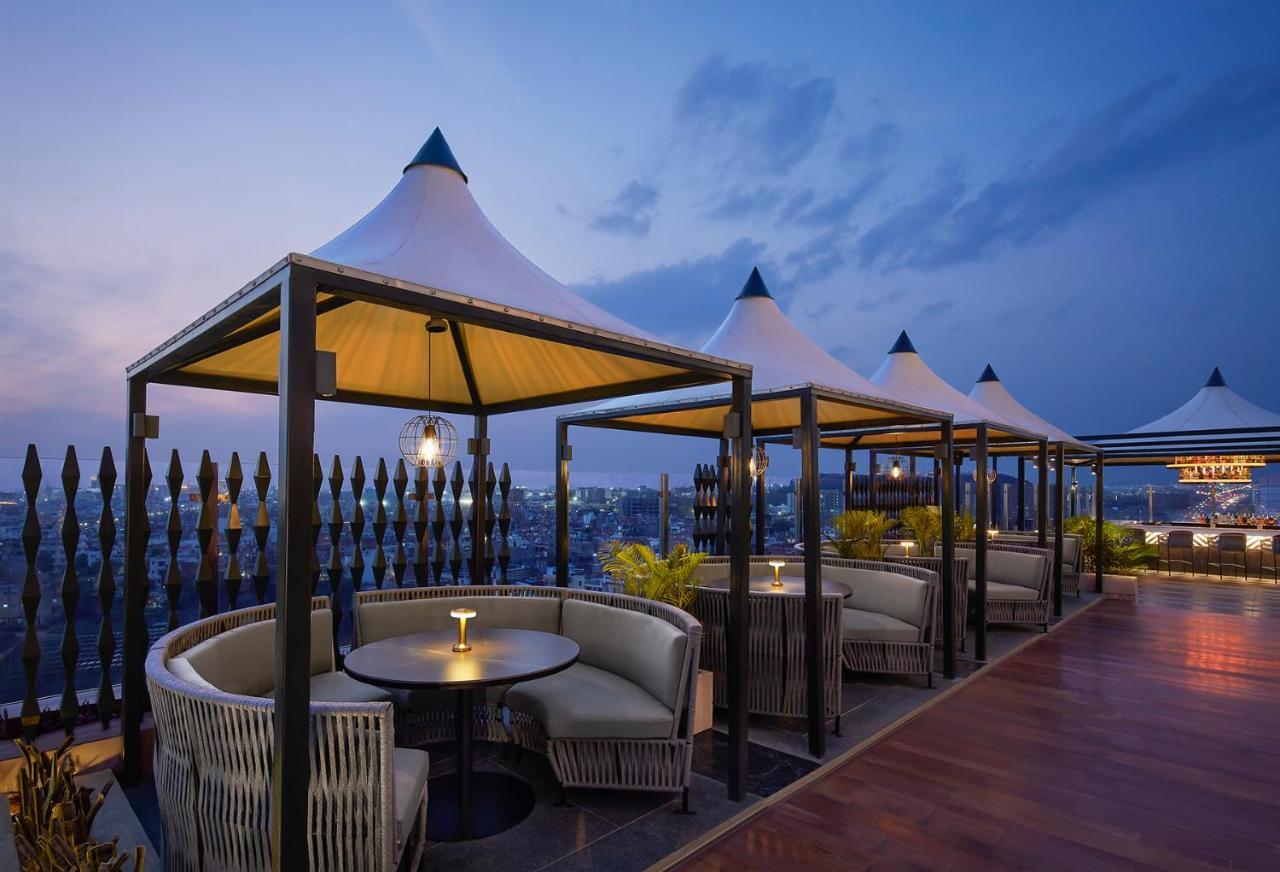 Specialty Twin Room Includes Buffet at the Zing Cocktail Hours at Zeest roof top bar 7 to 8 Pm Complimentary laundry 2 pieces per room per Fruit basket upon arrival