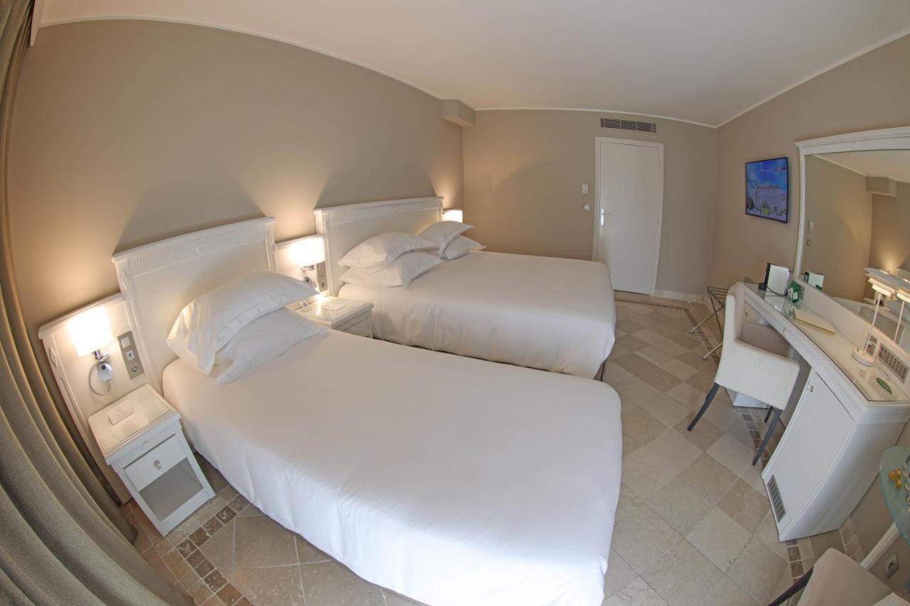 Deluxe Triple Room Sea View