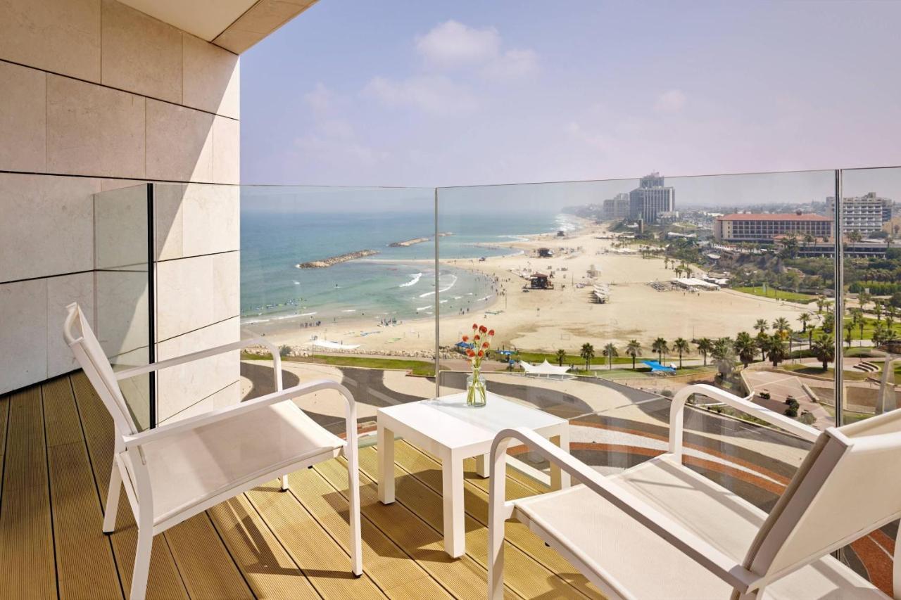 Deluxe Sea View Larger room 2 Twin or King Balcony