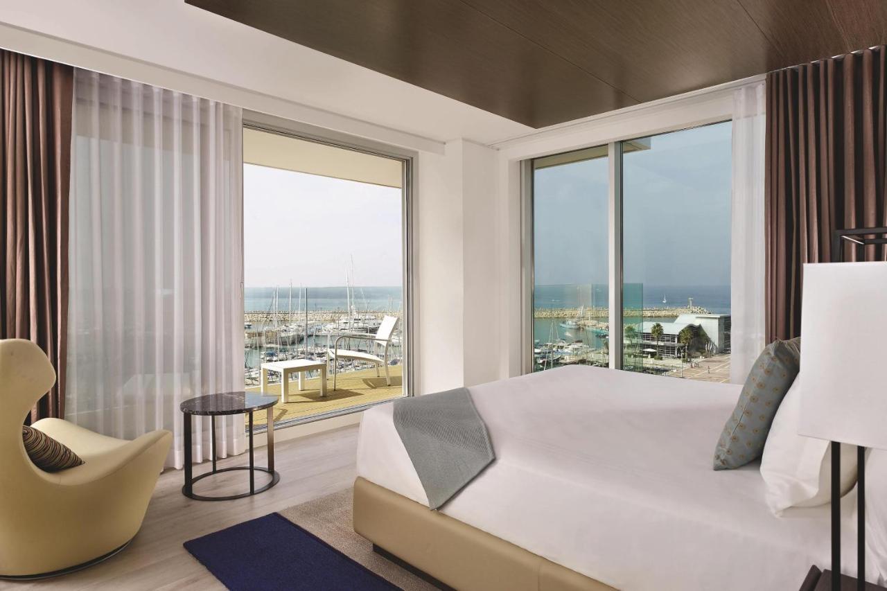 Superior room, 1 Queen, Balcony