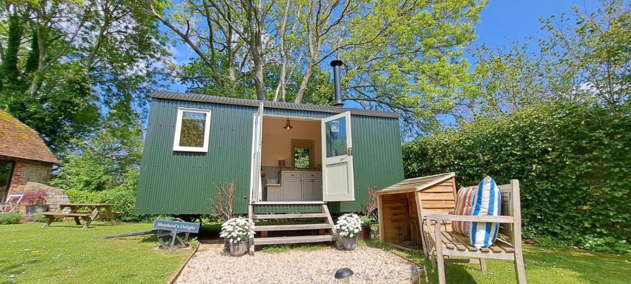 Shepherds Hut,1402967222:JPEG