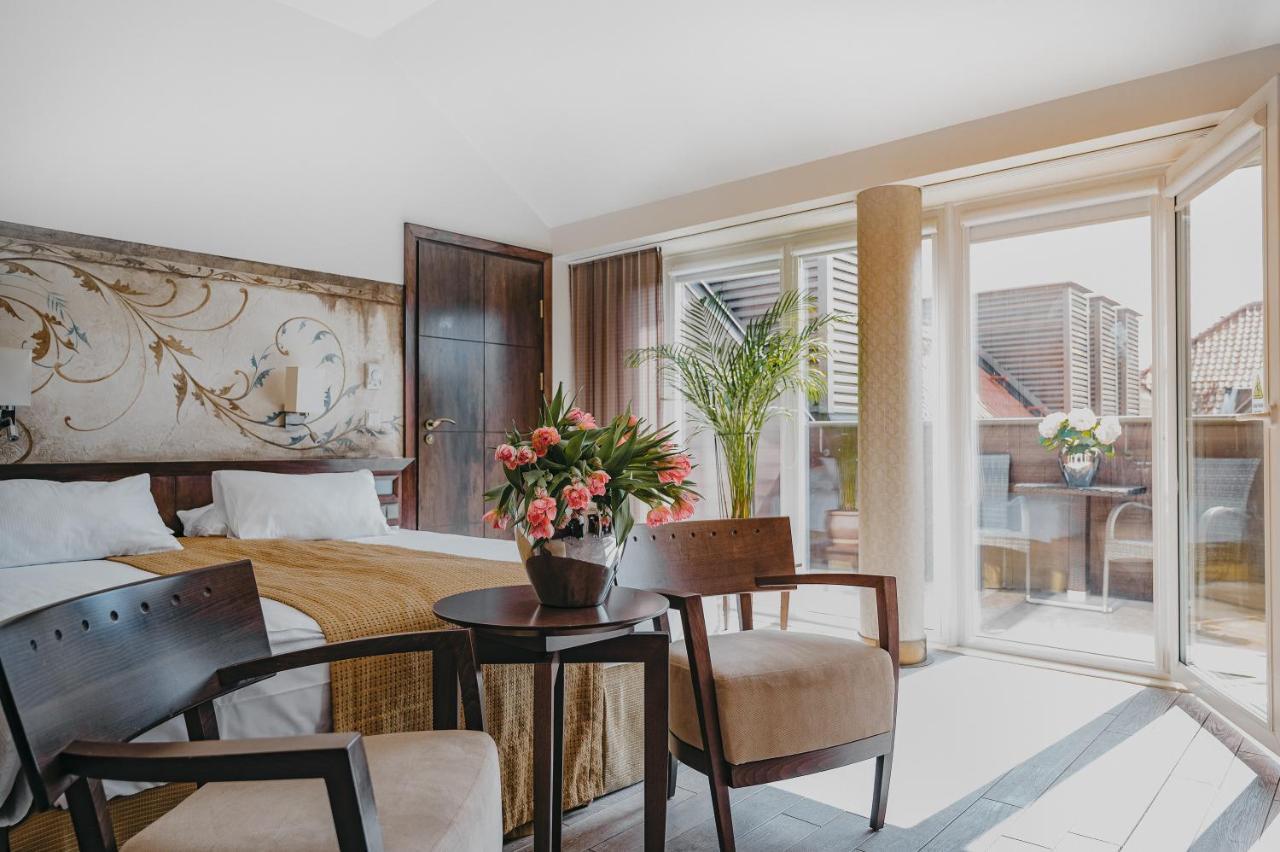 Standard King Room
