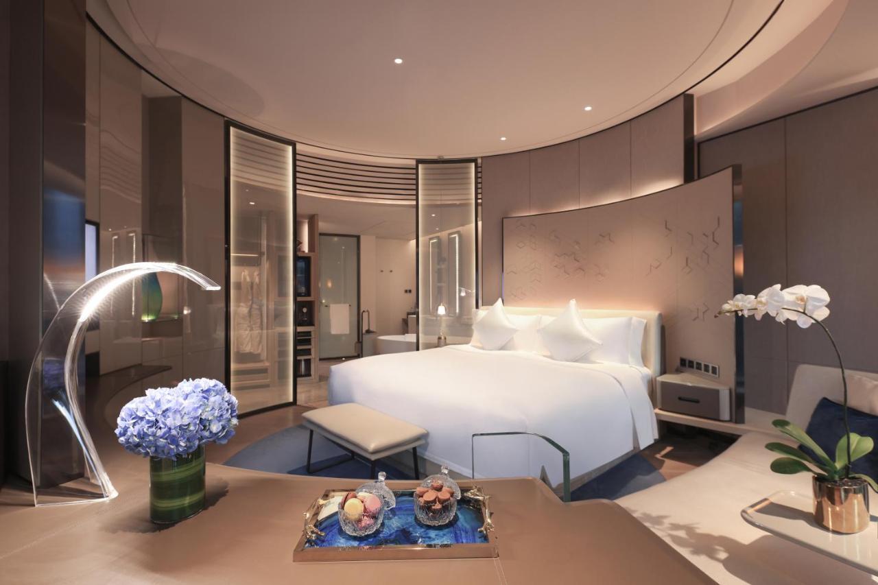 Classic King Room City View High Floor