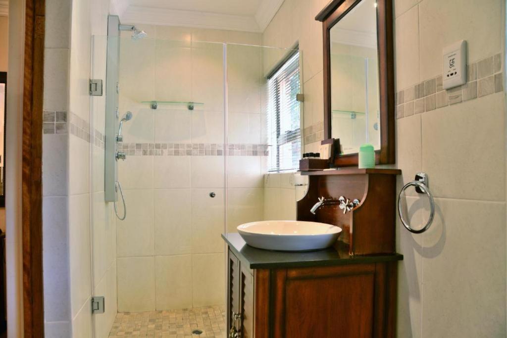 Premium Queen Room