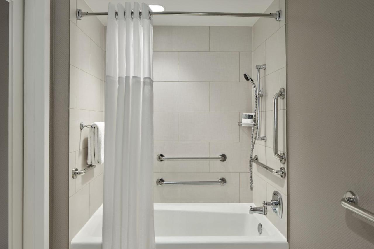 King Room,1565557846:JPEG