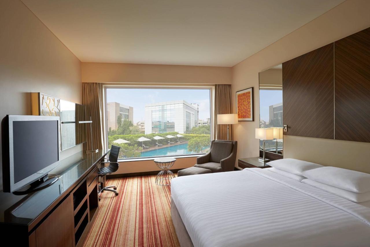 Deluxe King Room with Pool View - 15% off on Spa and 20% off on Laundry,1643150858:JPEG