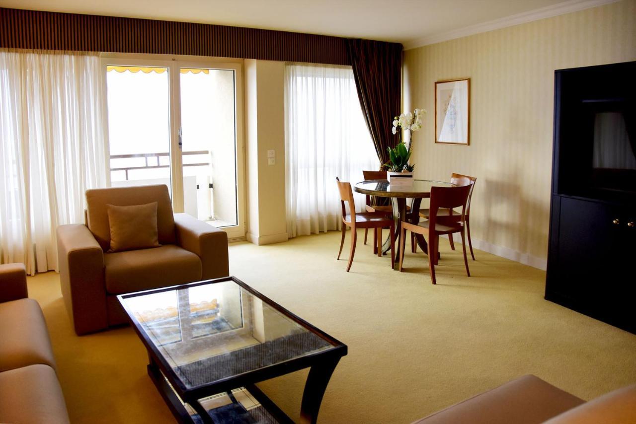 Executive Suite with Balcony and Lake View,1150676603:JPEG