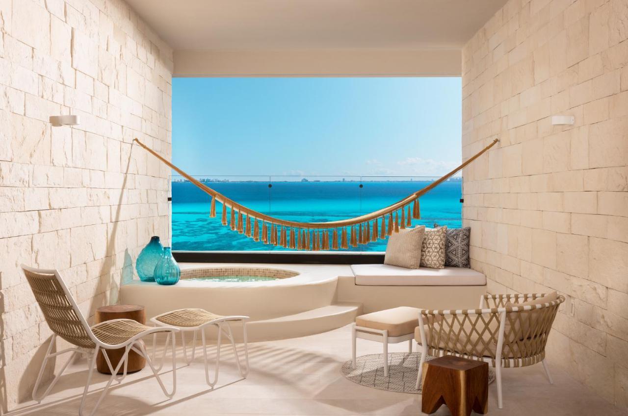 Signature Oceanfront Junior King Suite Hot Tub