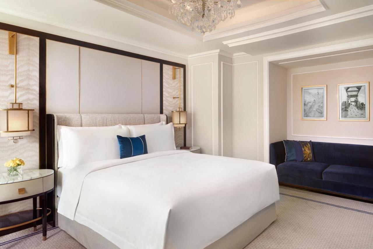 Caroline Astor One-Bedroom King Suite Balcony