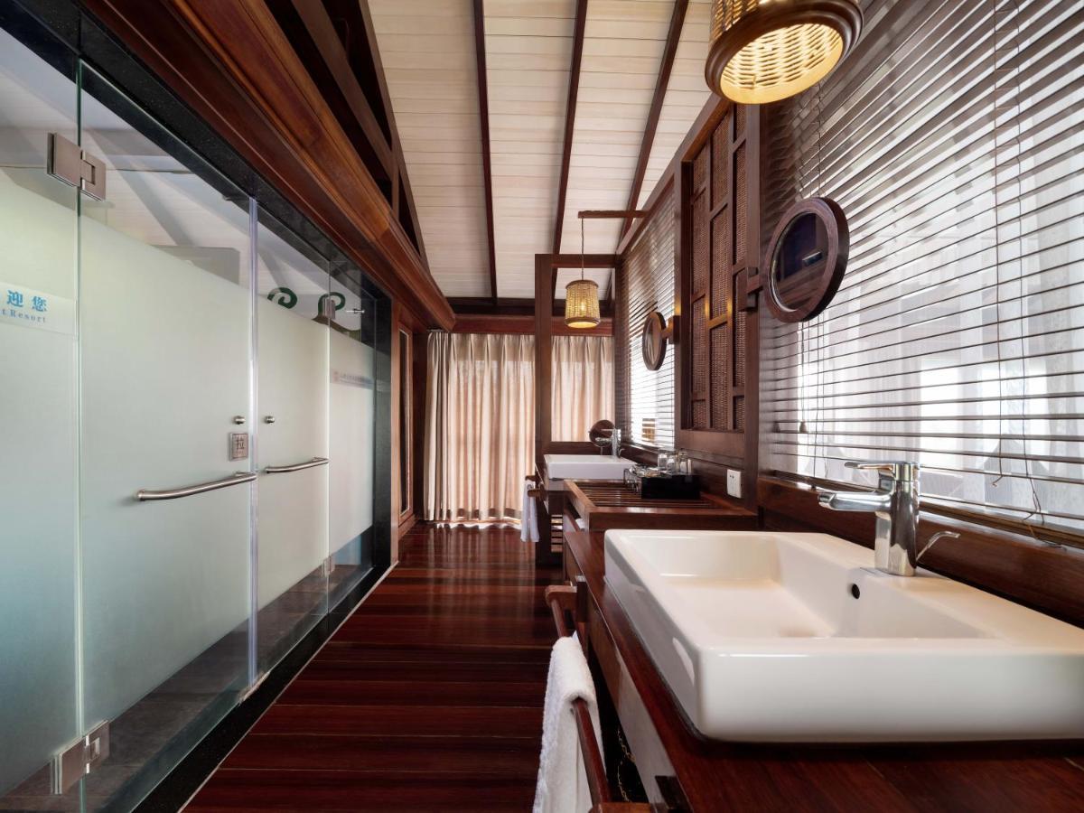 Extra Large Bed Mountain View Villa – Near the Infinity Pool