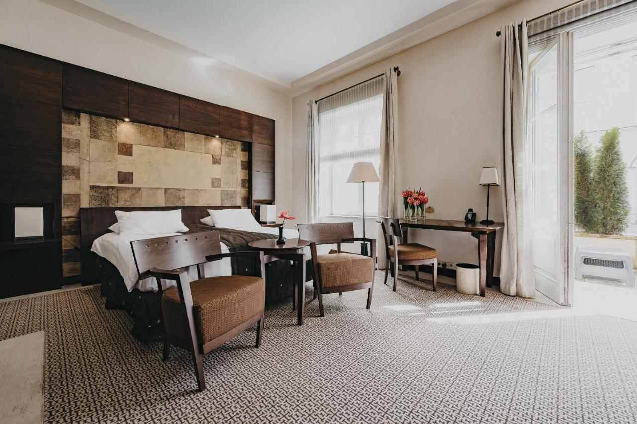 Standard King Room