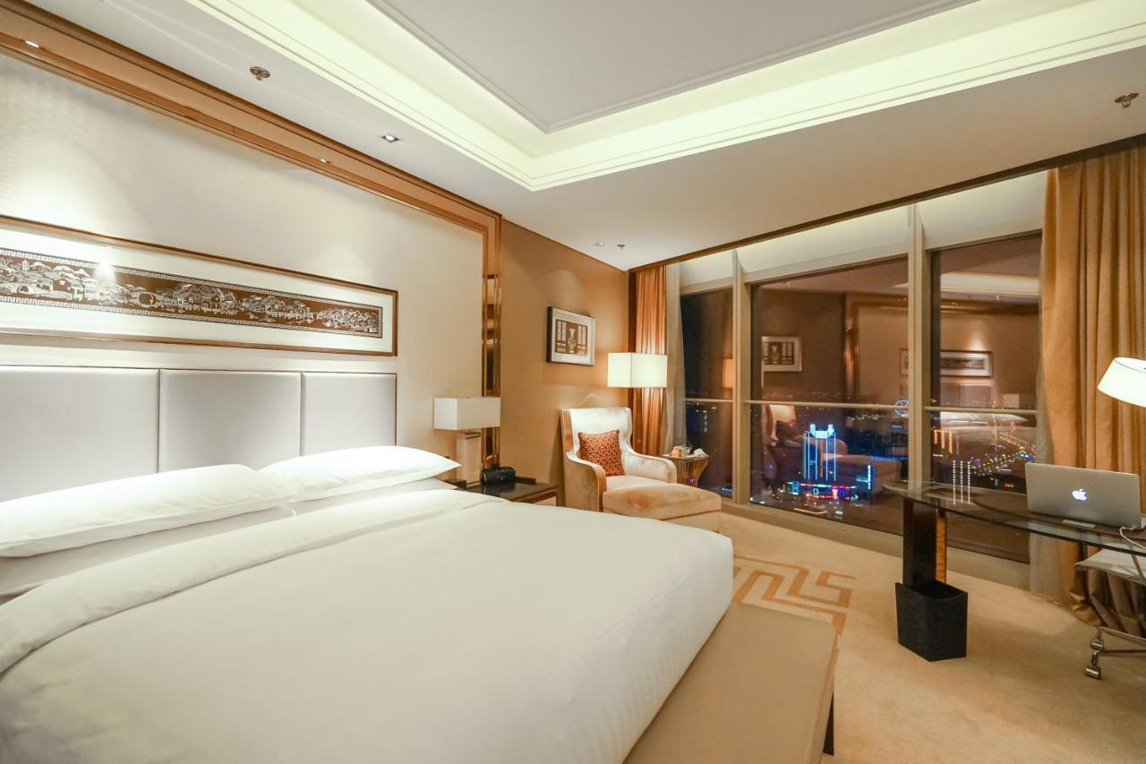 Deluxe Room Guest room 1 King