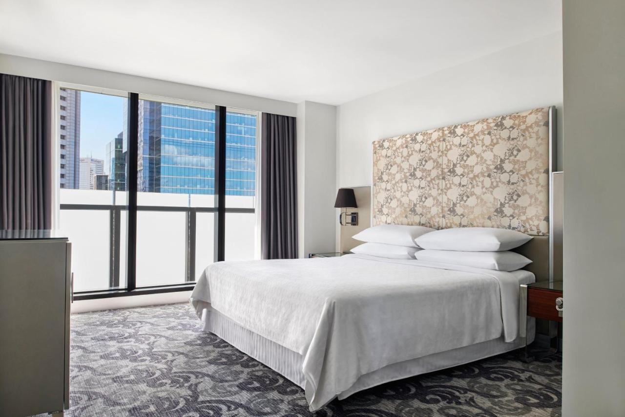 Superior King Room City View