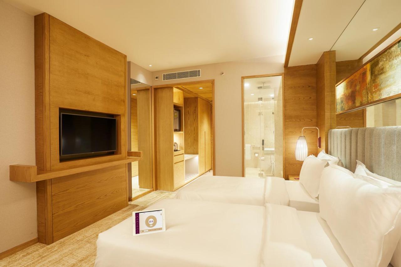 Premier Room