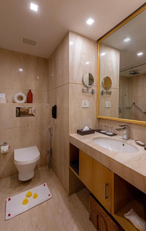 Premium Room Guaranteed Late Check-out Enjoy Happy Hours 11 on Alcoholic Beverages Soft Beverages on Food & Beverage services on Laundry service