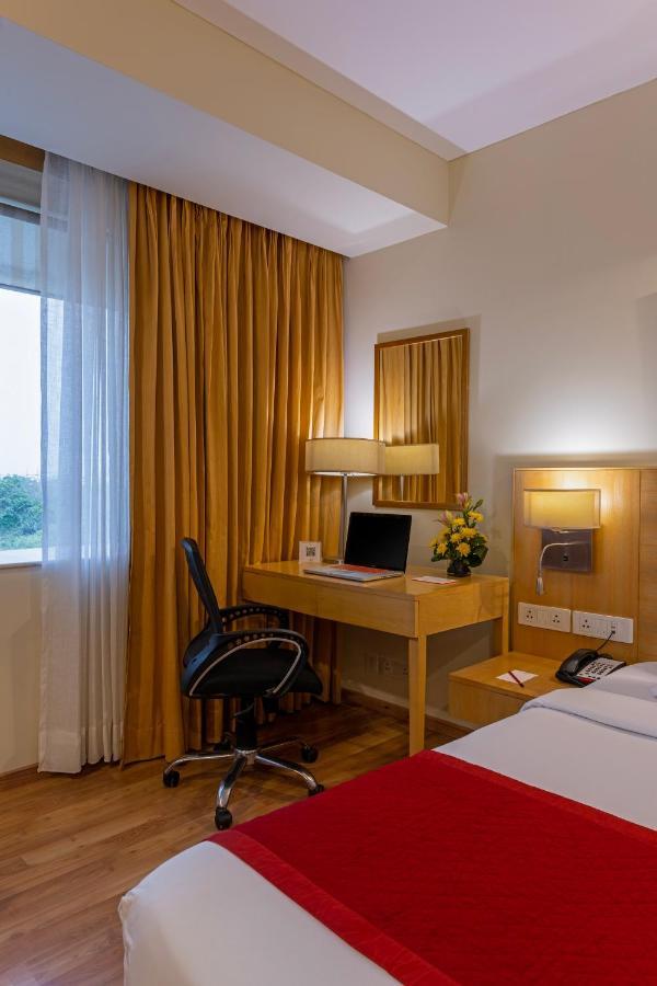 Connect Room Guaranteed Late Check-out Enjoy Happy Hours 11 on Alcoholic Beverages Soft Beverages on Food & Beverage services on Laundry service