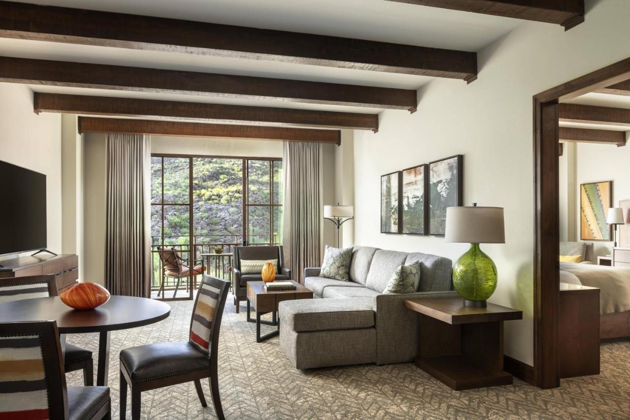 Executive One-Bedroom King Suite,1498629313:JPEG