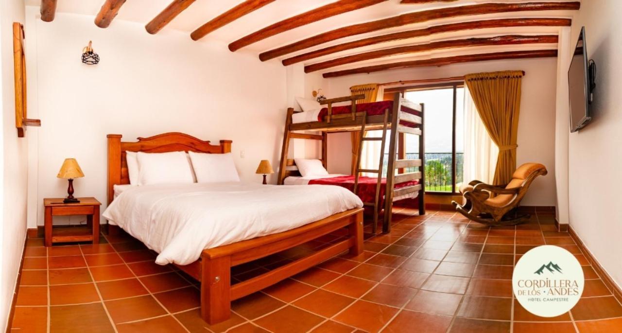 Habitación Cuádruple con balcón