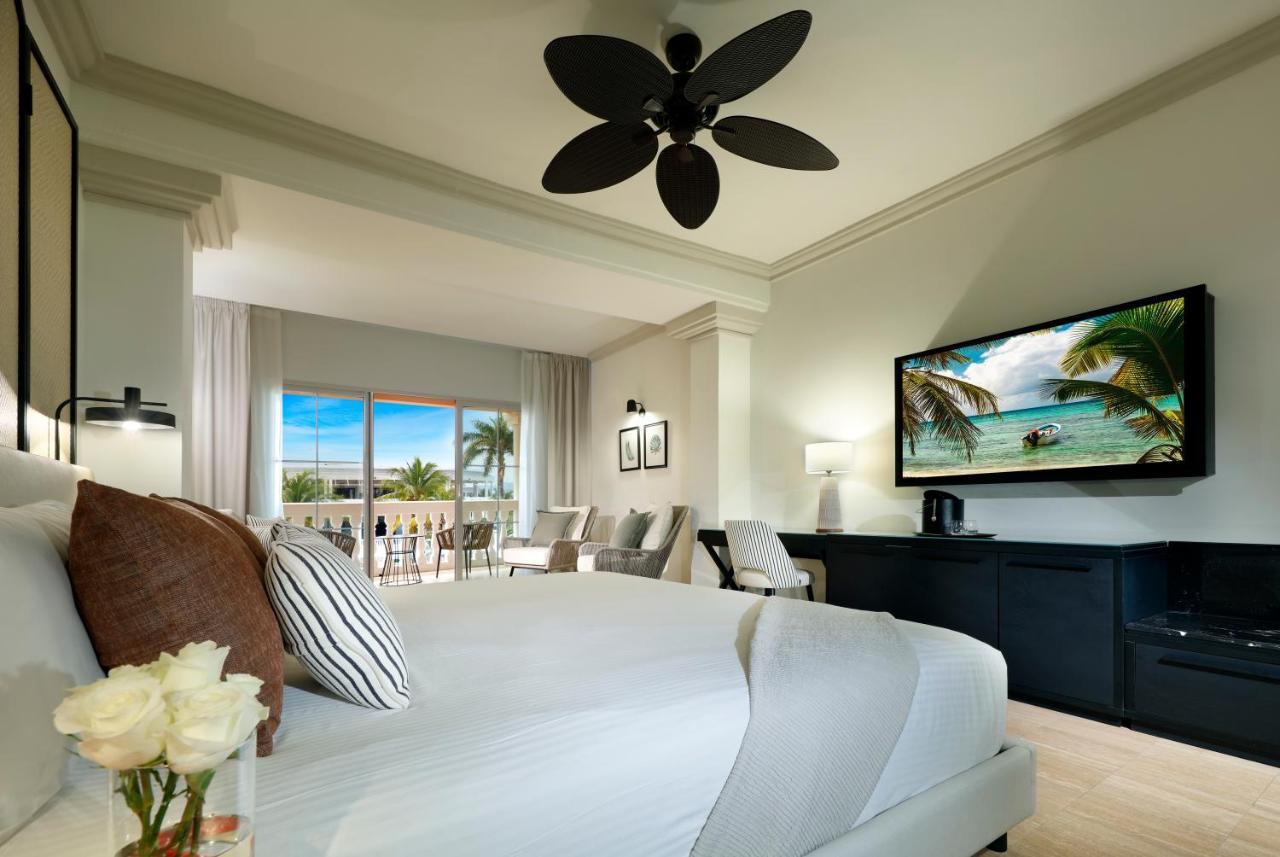 Junior Suite Poolside,1405961591:JPEG