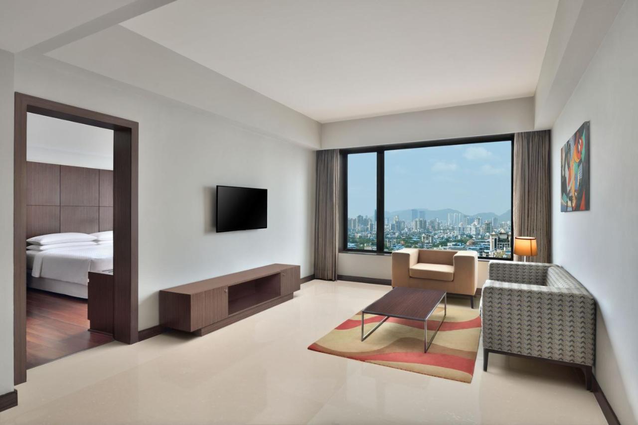 Executive Suite with City View,1413393677:JPEG