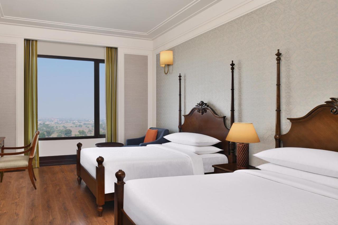 Deluxe Twin, Guest room, 2 Twin/Single Bed(s), Sofa bed with Complimentary Two pints of beer once per stay and enjoy 20% off on Food & Beverages