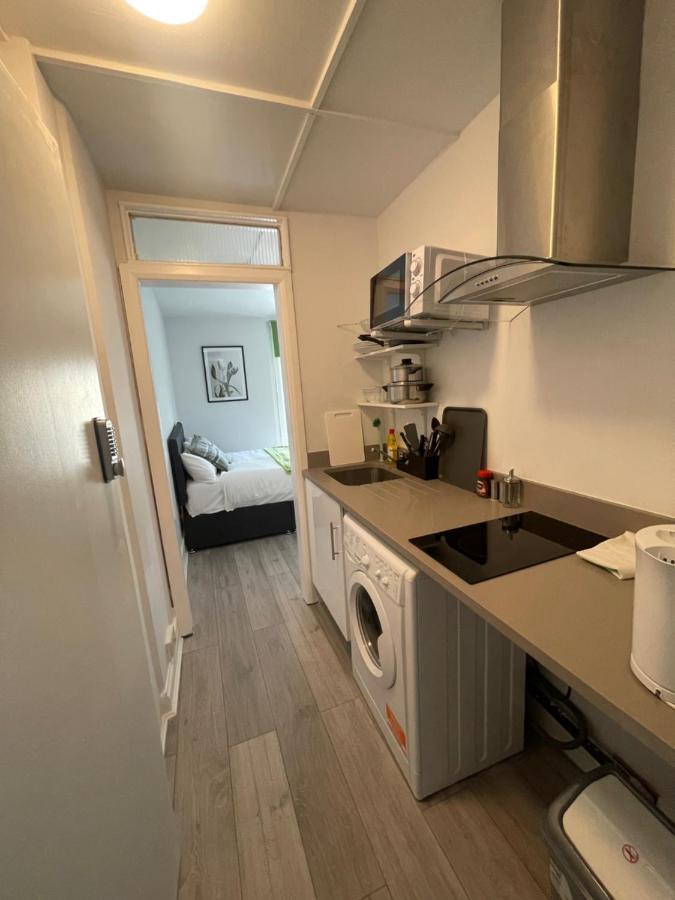 Queen's Park 4 guest flat full kitchen near train,1413054119:JPEG