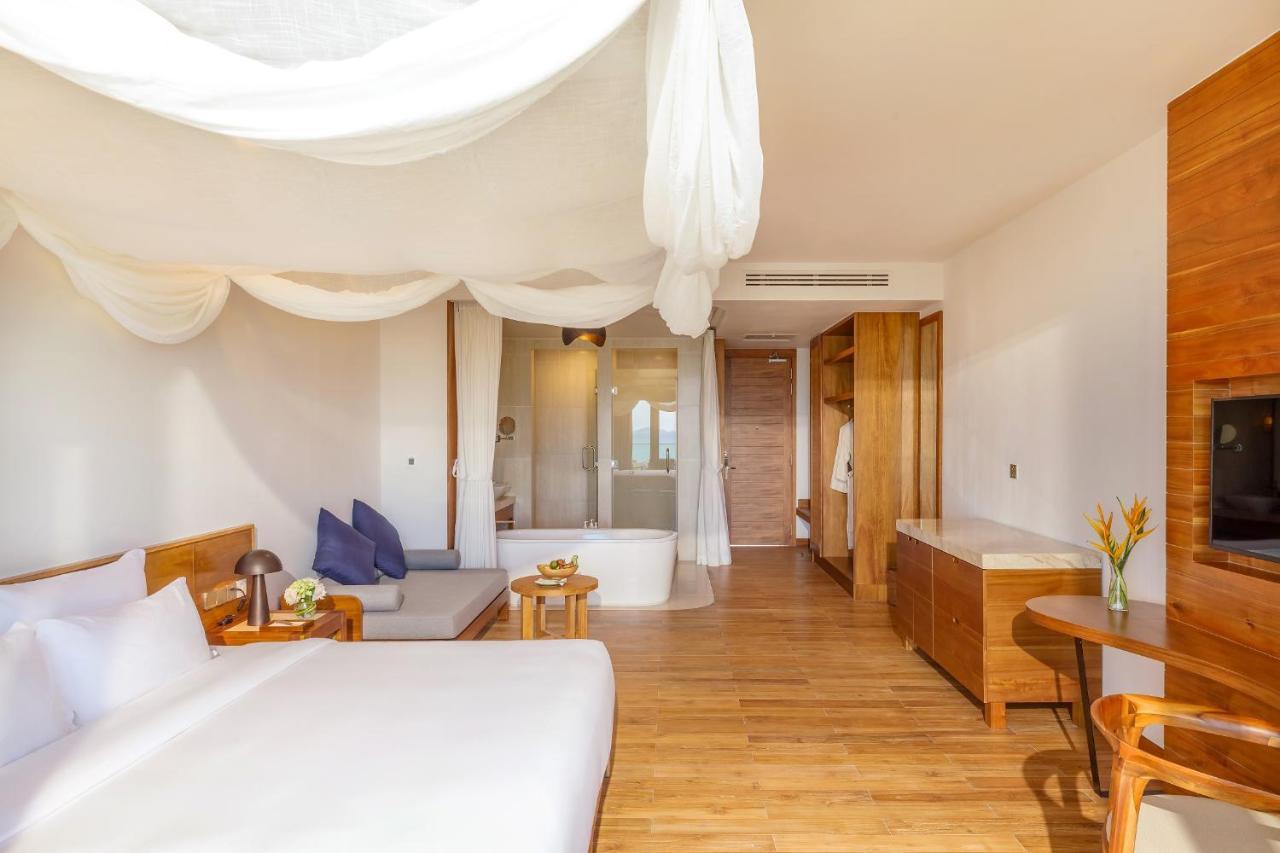 Deluxe Garden View with King Bed,1414571813:JPEG