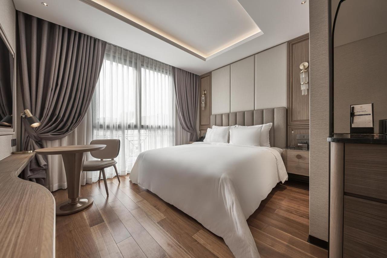 Deluxe Zimmer mit Kingsize-Bett
