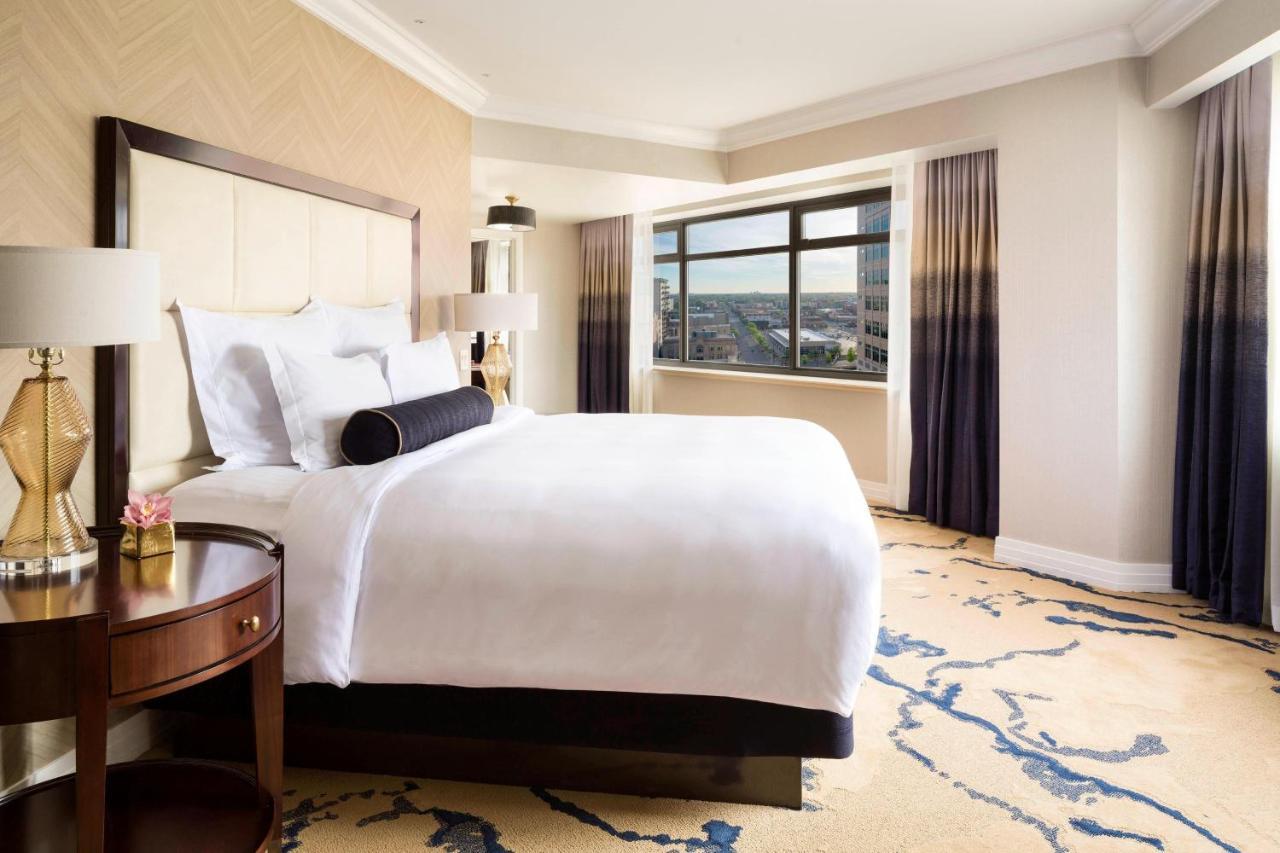 One-Bedroom King Suite,1554761755:JPEG