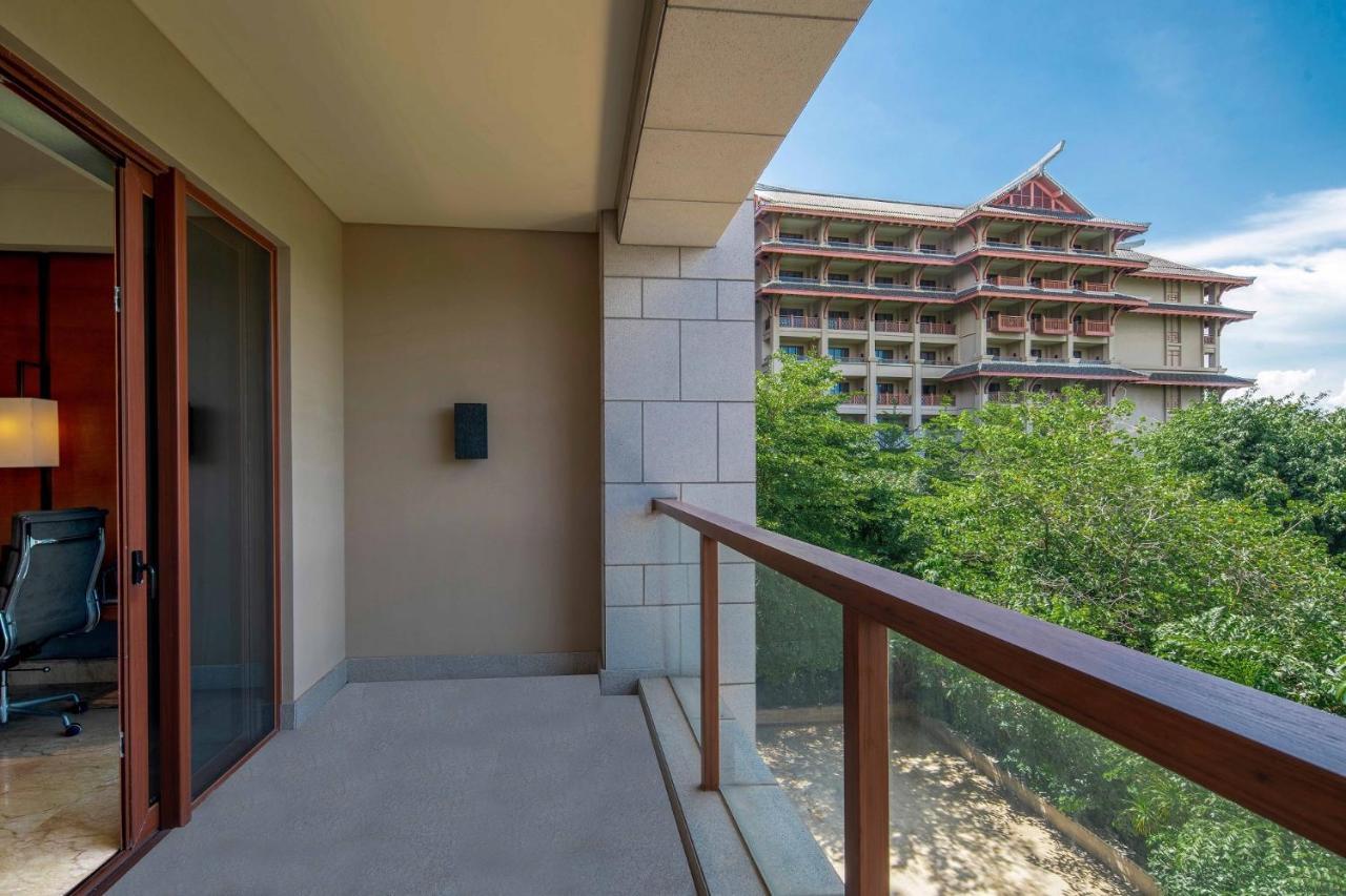 Deluxe Garden View Room King