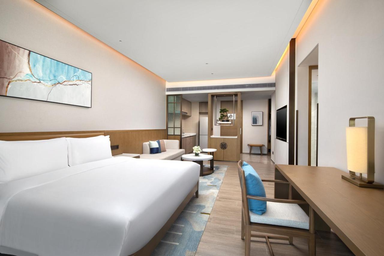 Suite with Mountain View