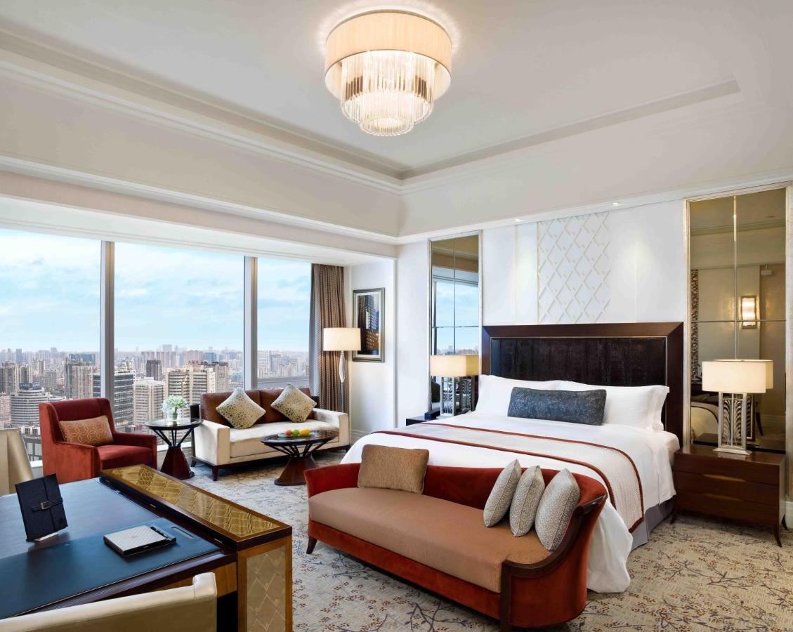 Grand Deluxe King Room