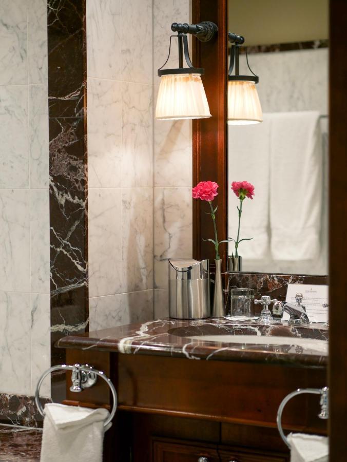 Classic Queen Room