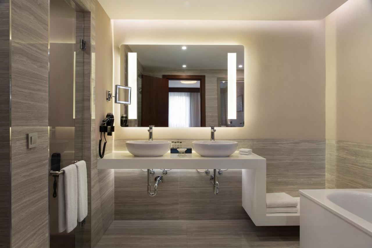 Junior Suite with Lounge Access,1607698545:JPEG