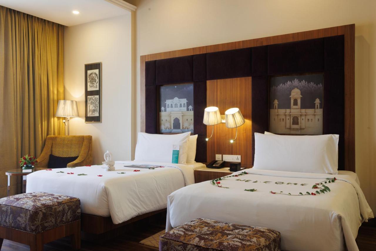 Superior Garden view with Twin Bed(20% discount on food and soft beverages, 20% discount on Spa,Buy 1 get 1 on select brands at Madeira bar between 4 pm - 10 pm)