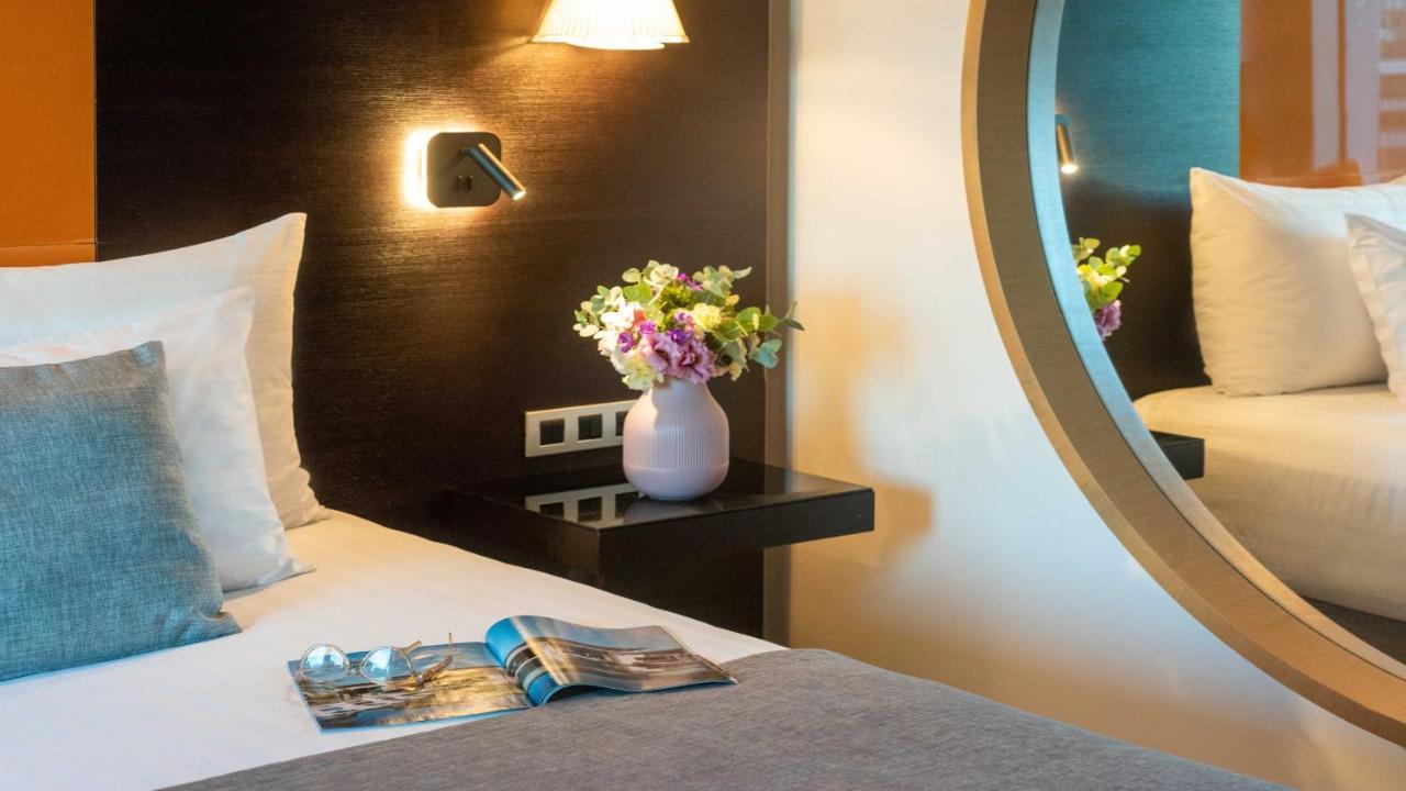 Standard Twin Room Two Twin Beds