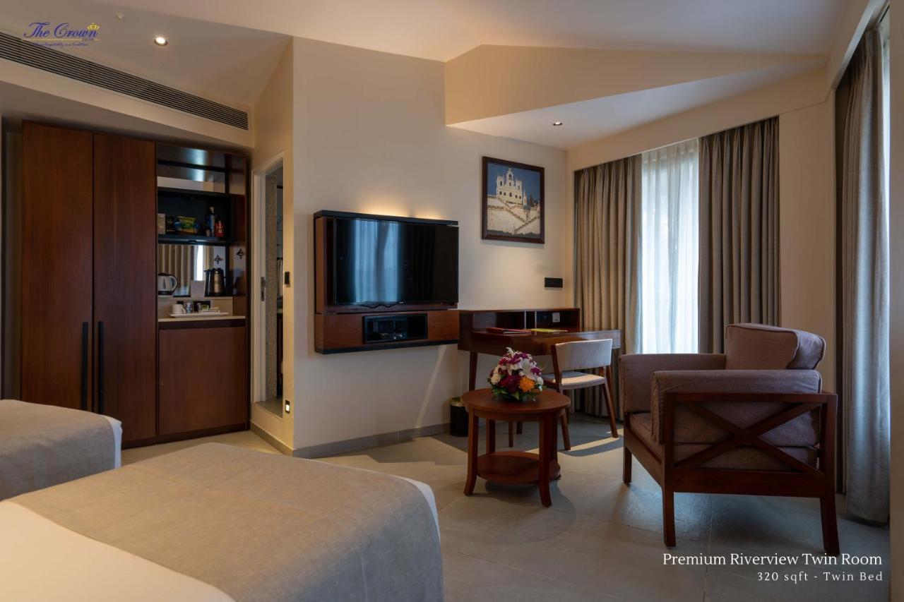 Premium Riverview Twin Room