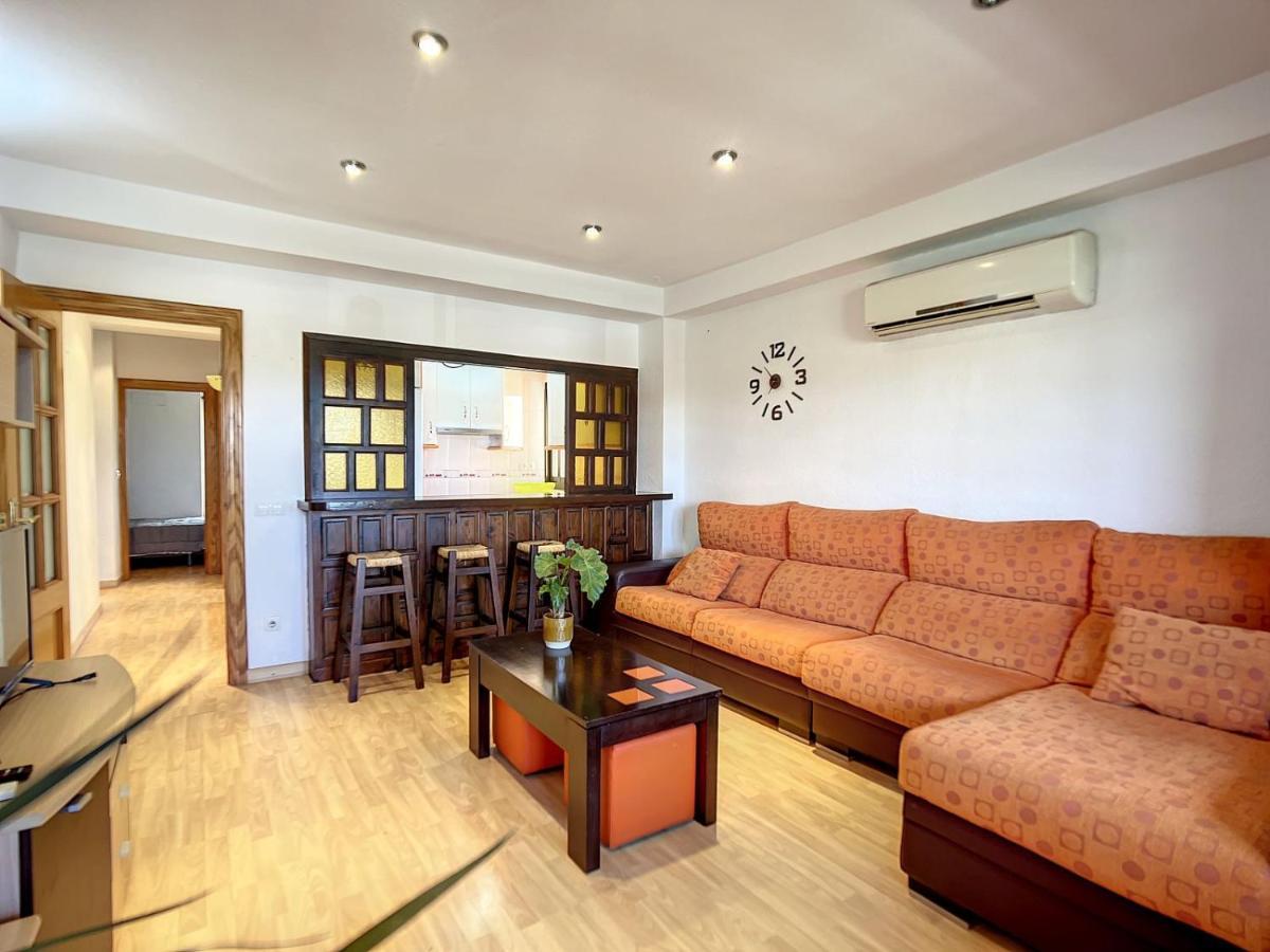 Deluxe Pool View, Guest room, 1 King, Balcony