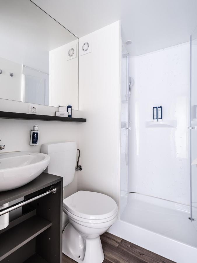 Comfort One-Bedroom Mobile Home with Terrace